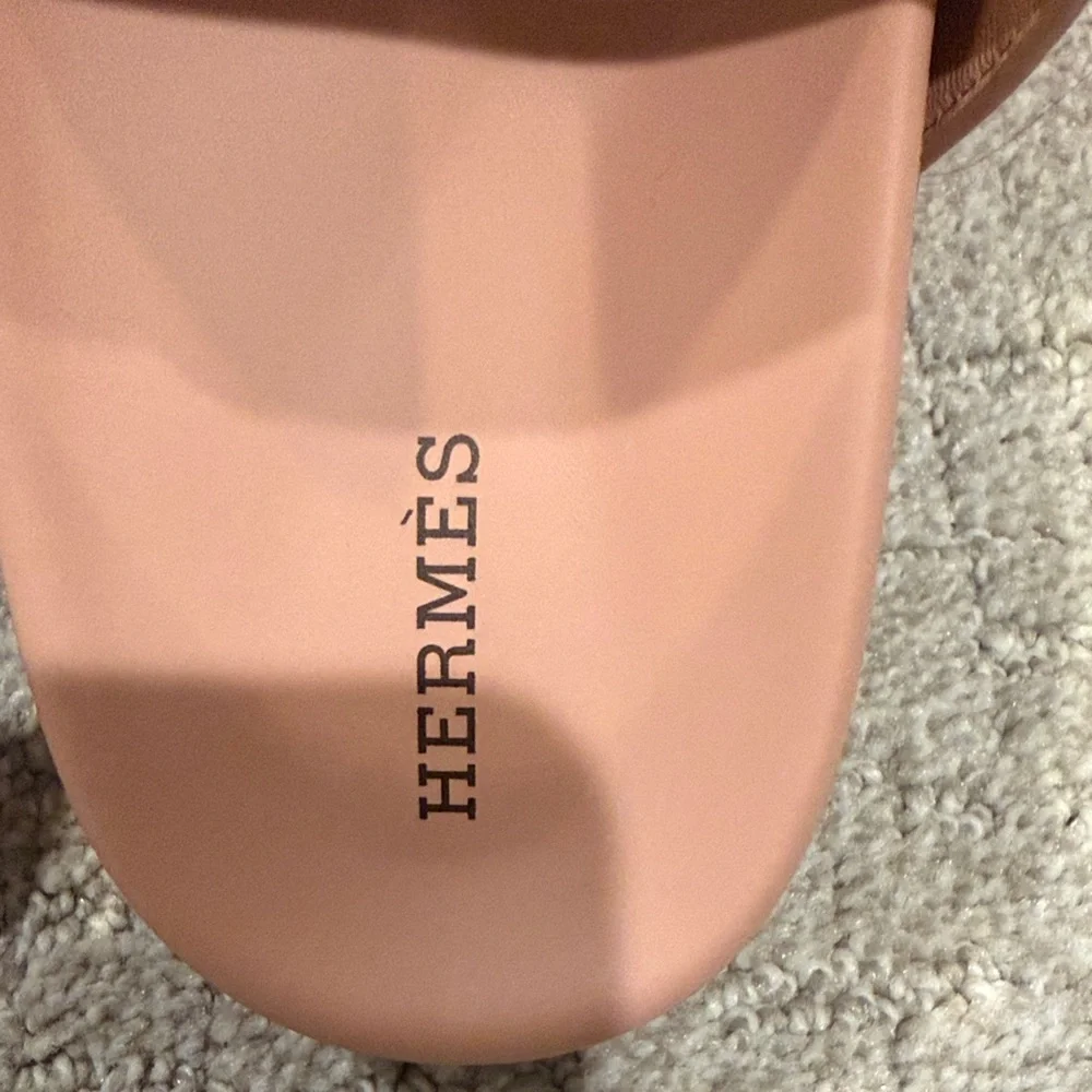 Hermès Chypre Sandals Nude - Picture 2 of 5